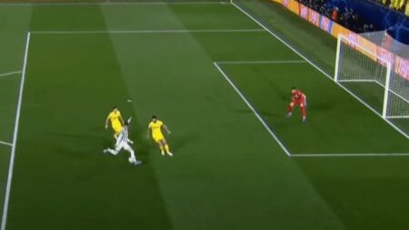 Il video del primo gol di Dusan Vlahovic in Champions League con la maglia della Juventus. L'attaccante serbo impiega 30 secondi per siglare la rete contro il Villarreal